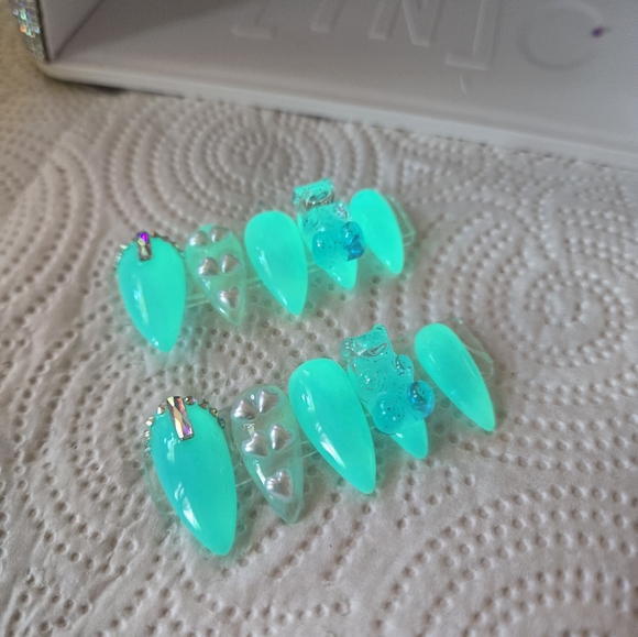 Acrylic press on nails - Picture 6 of 6